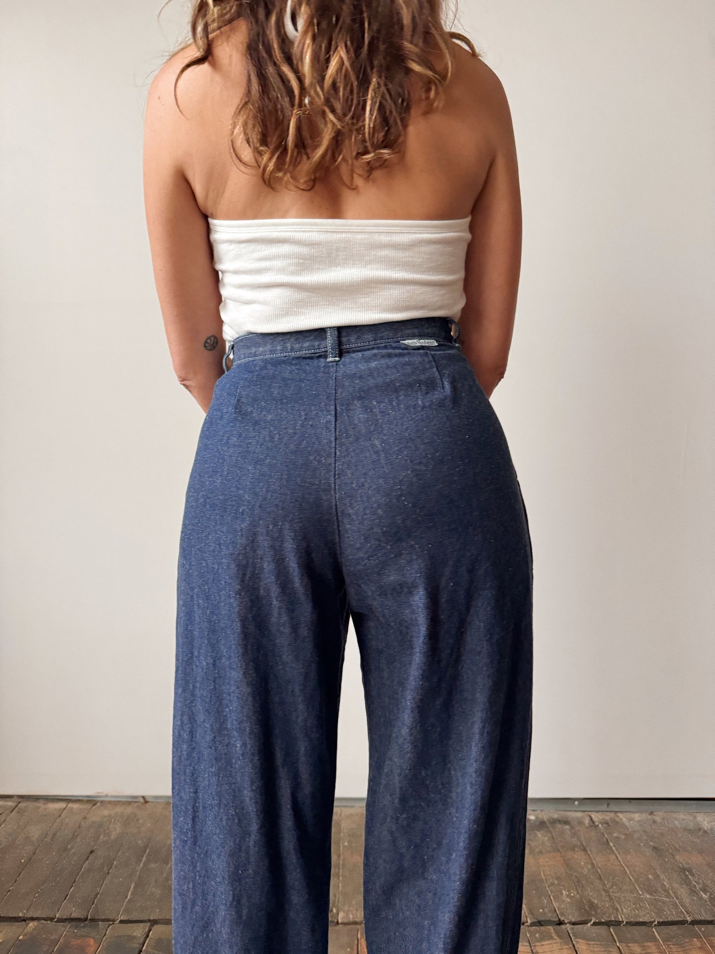 70s Cotton Gloria Cuffed Denim Jeans (25")