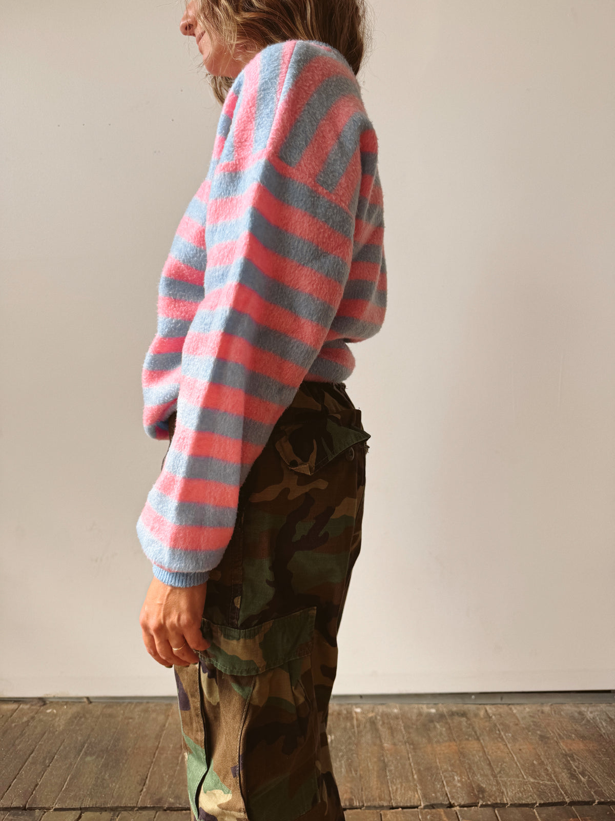 Fuzzy 80s Striped Crewneck Sweatshirt (M)