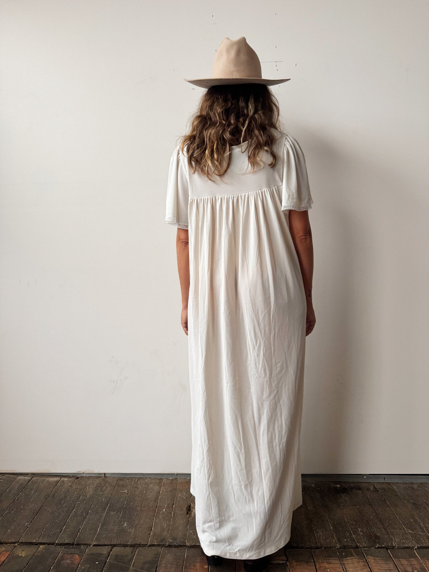 1970s Nylon Nightgown (M)