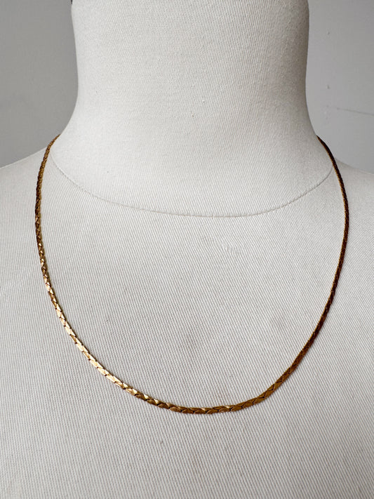 Gold Tone Serpentine 21" Necklace