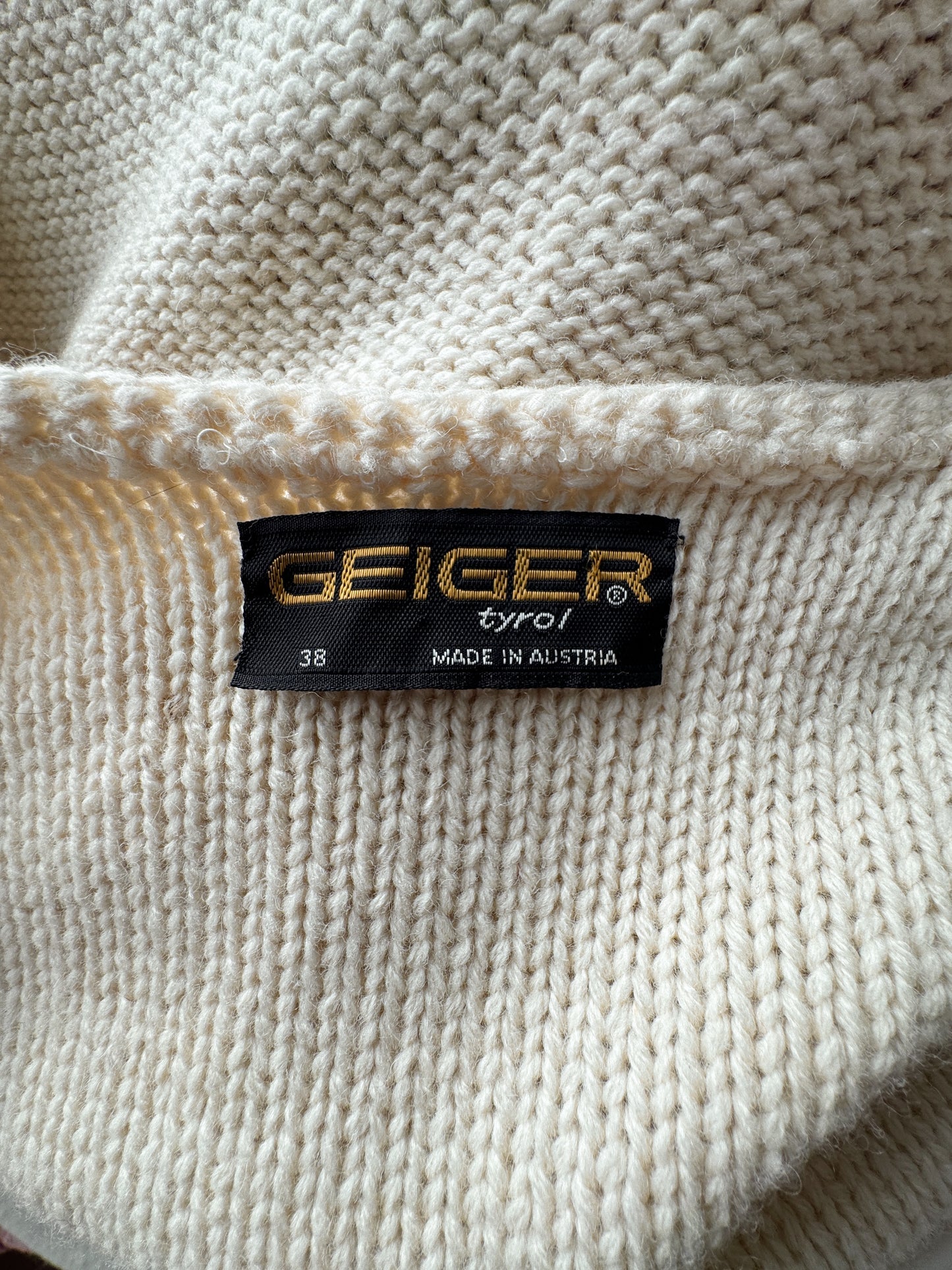 Wool 90s Knob Cardigan (S)