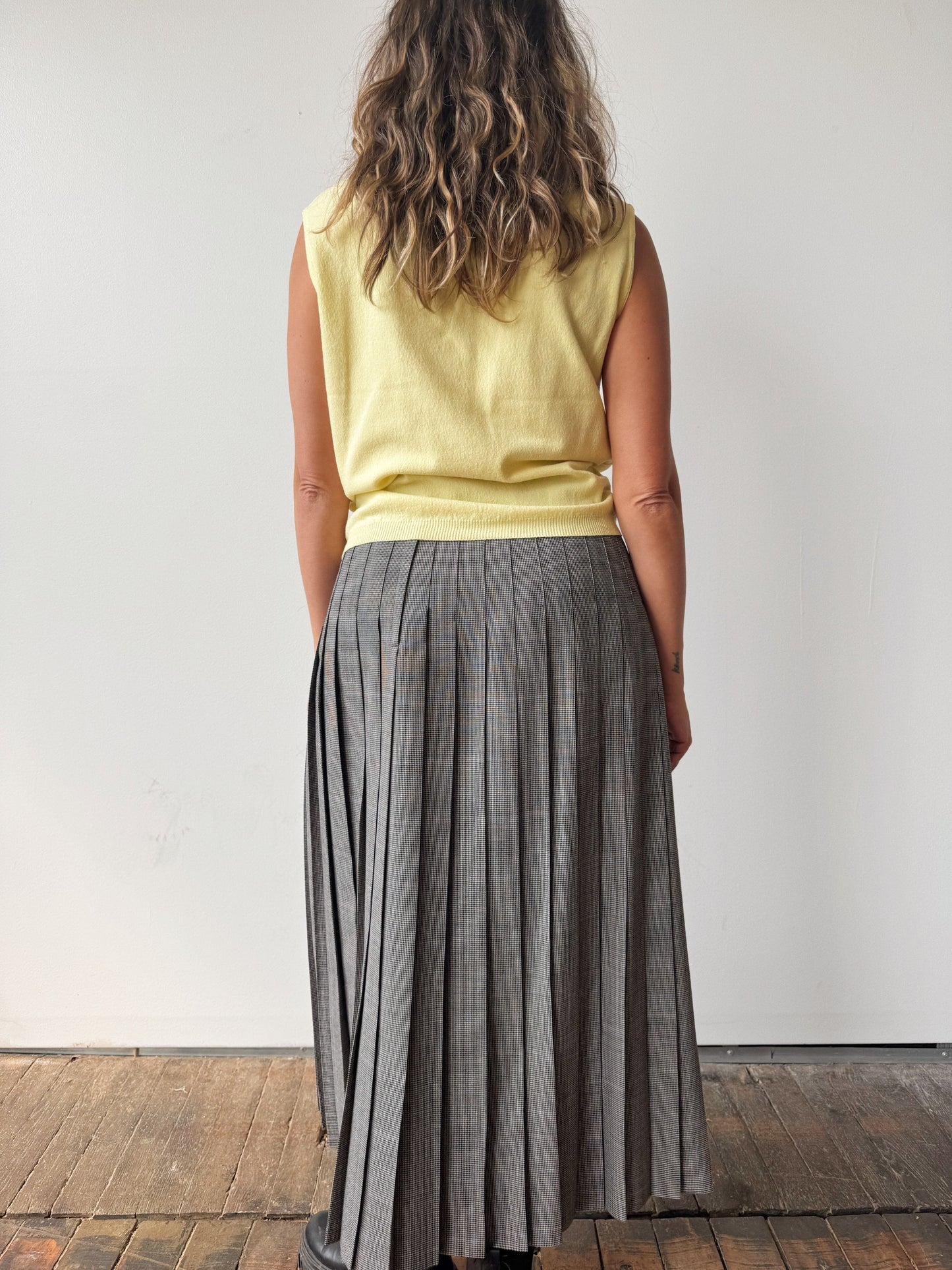 Butter Yellow Bucle Sleeveless 70s Top (M)