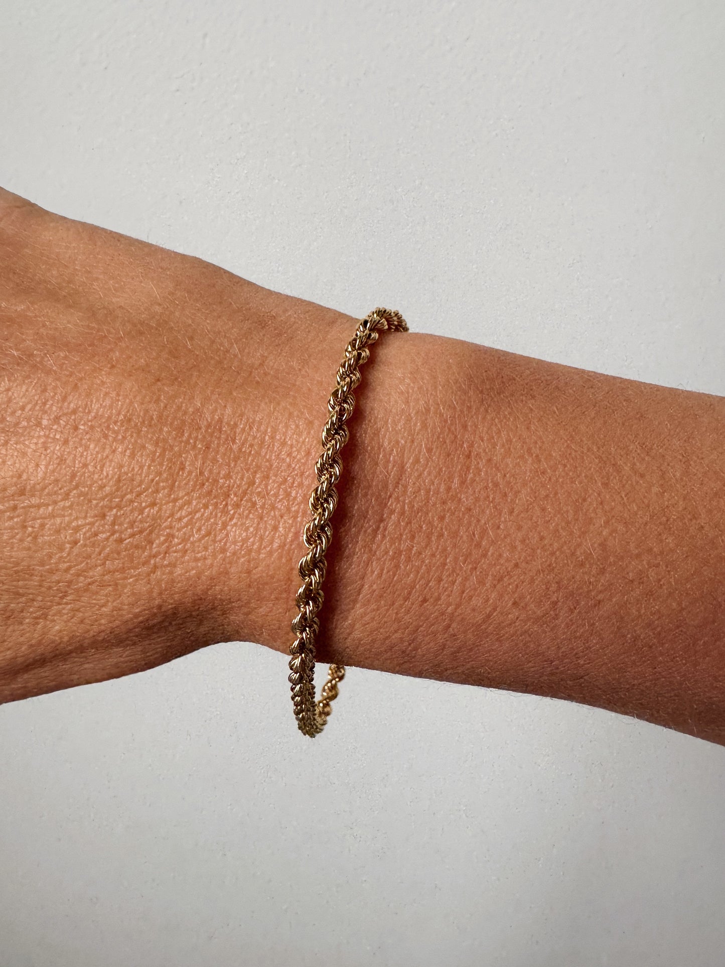 Gold Tone 8" Rope Bracelet