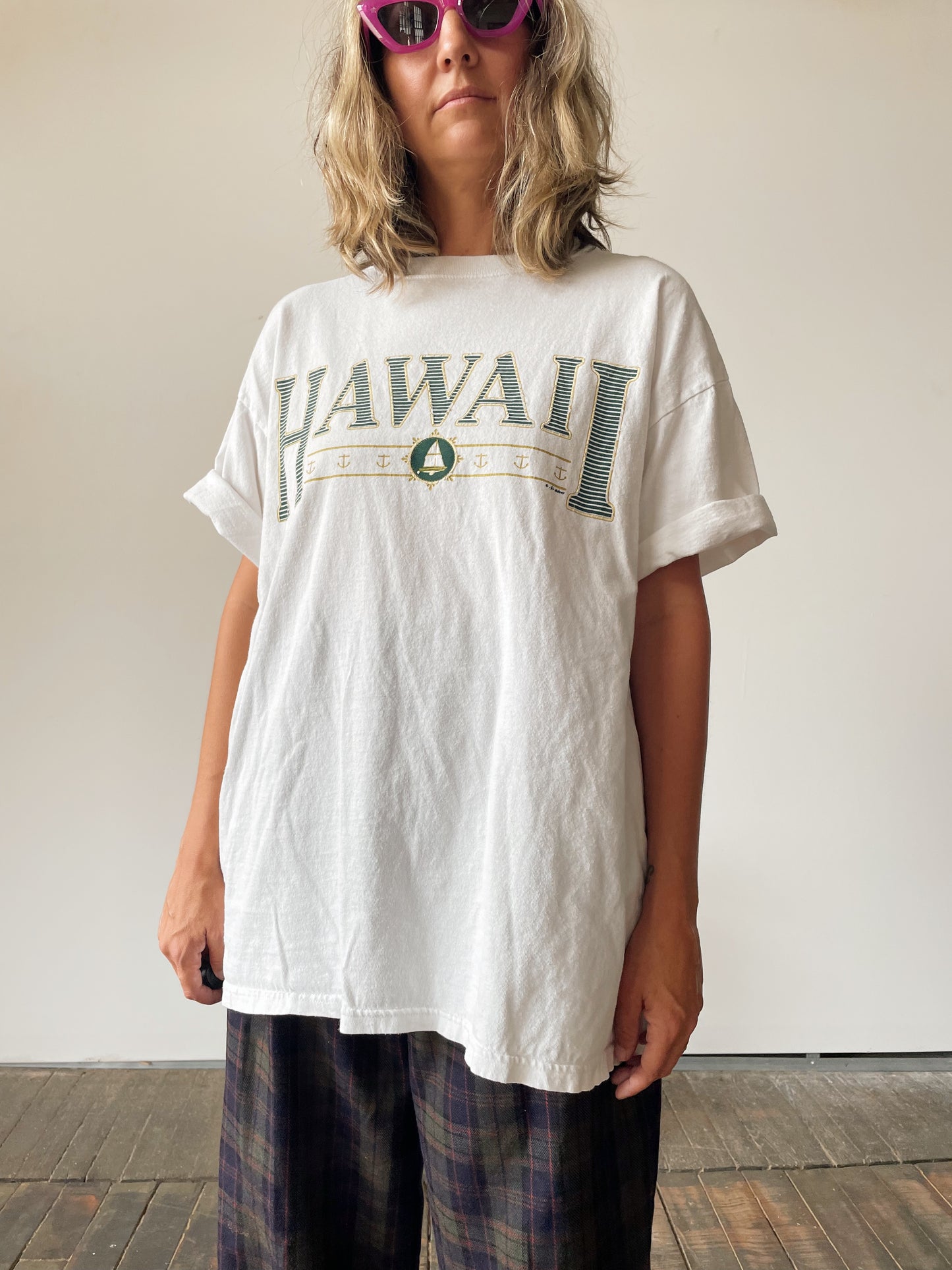 Hawaii Vacay 90s Tee