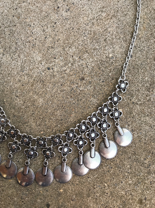 JONES NECKLACE