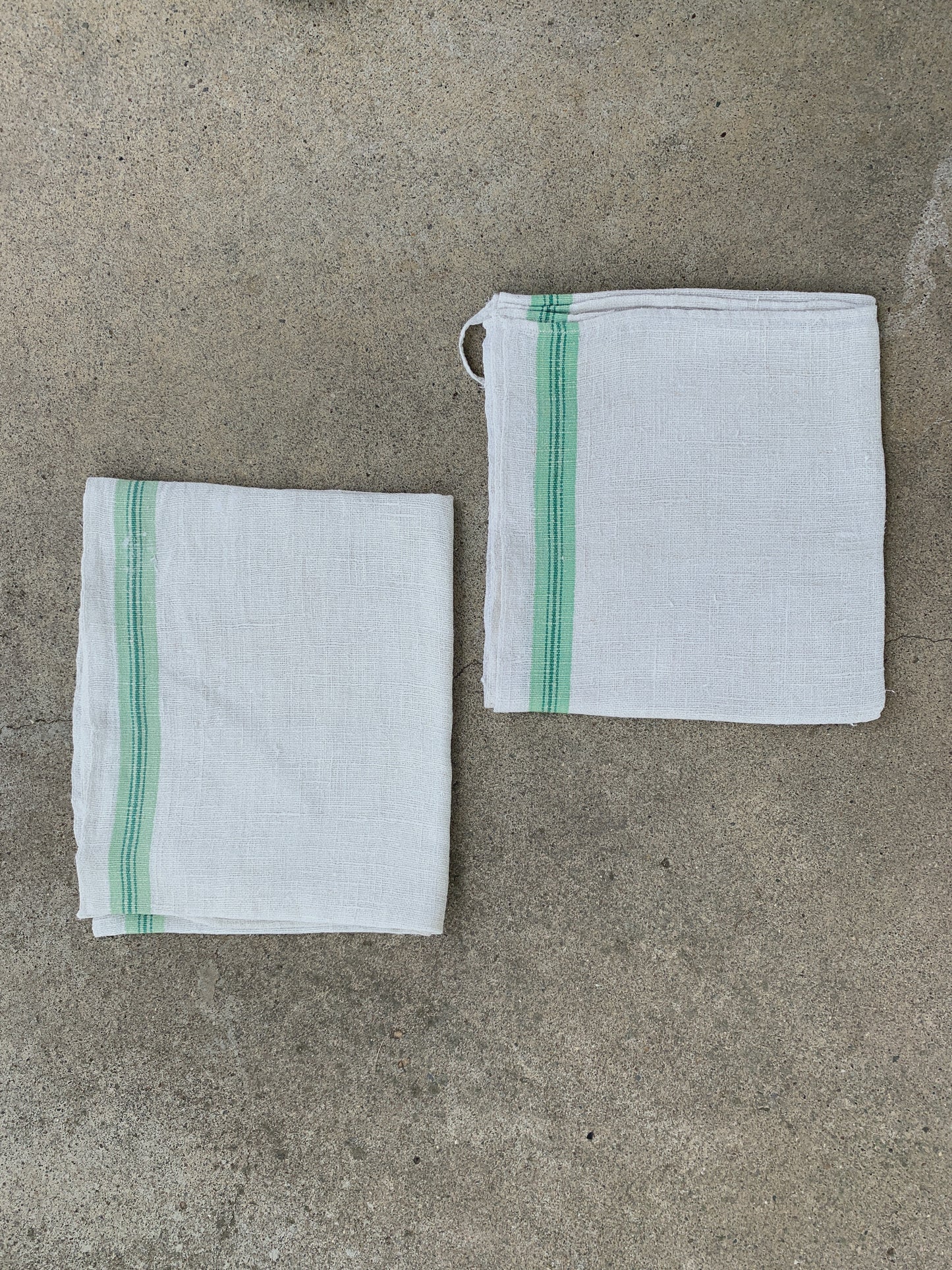 GREEN LINEN TOWELS SET OF 2