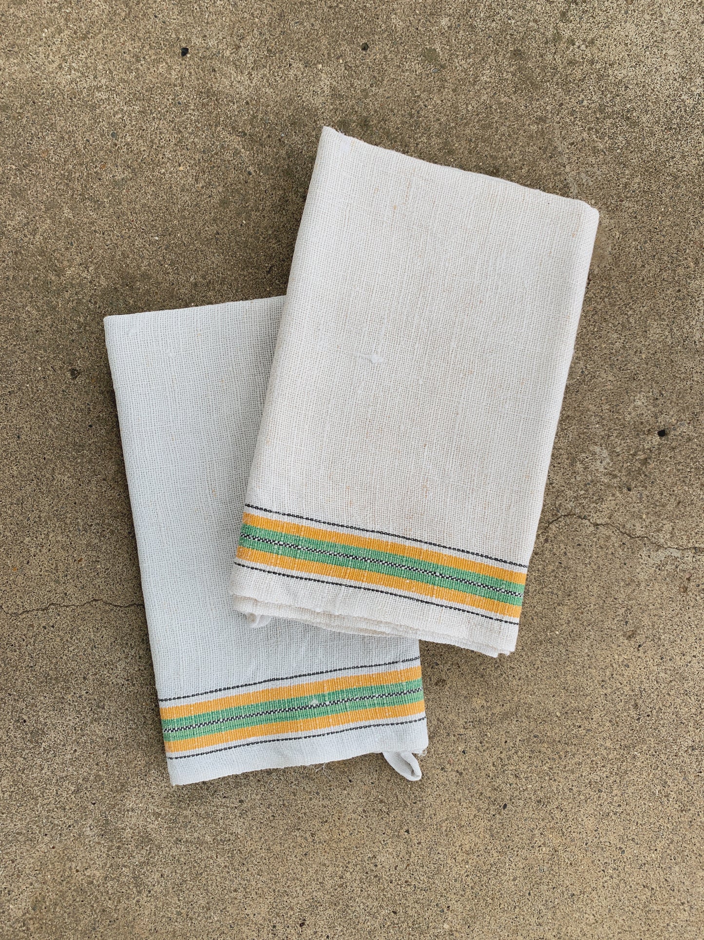 GREEN AND YELLOW LINEN TOWELS SET OF 2