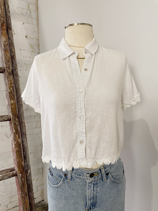 Linen Crop with Daisy Appliques