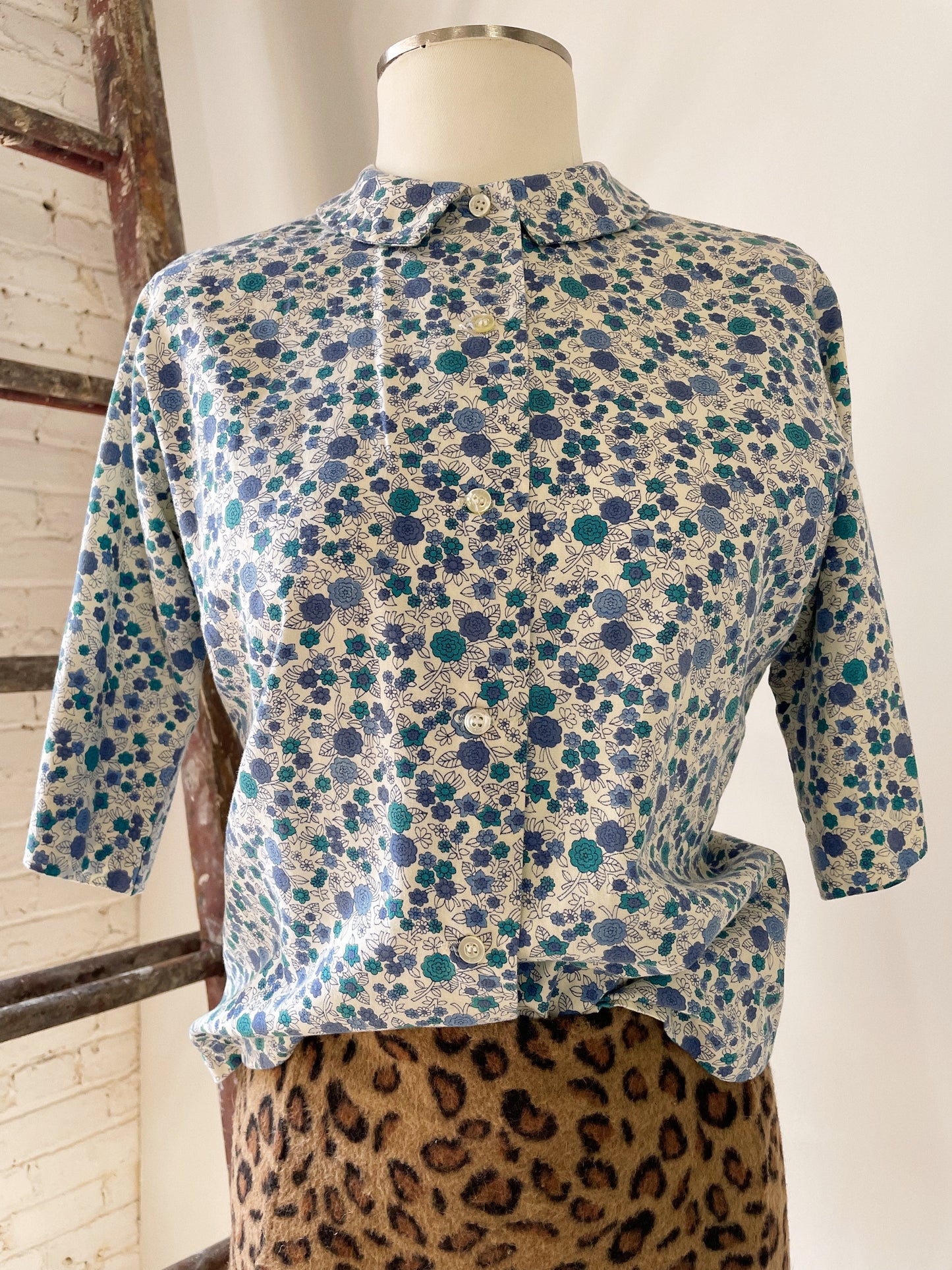 60s Shapely Blue Floral Blouse