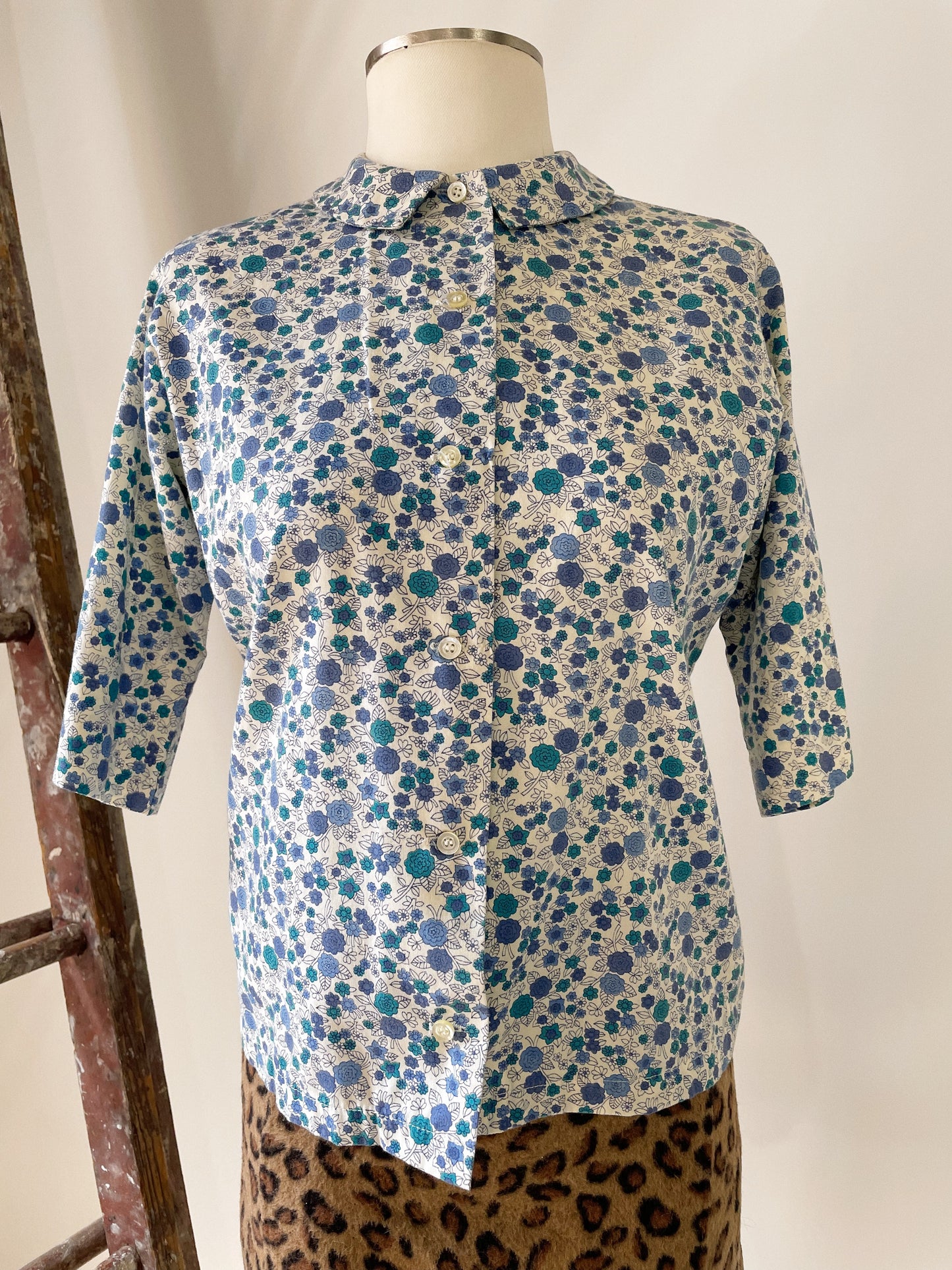 60s Shapely Blue Floral Blouse